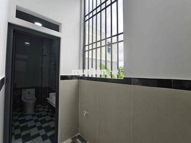 KẸT TIỀN BÁN GẤP CĂN NHÀ MỚI HOÀN THIỆN