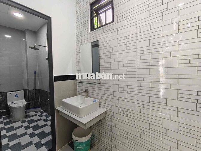 KẸT TIỀN BÁN GẤP CĂN NHÀ MỚI HOÀN THIỆN