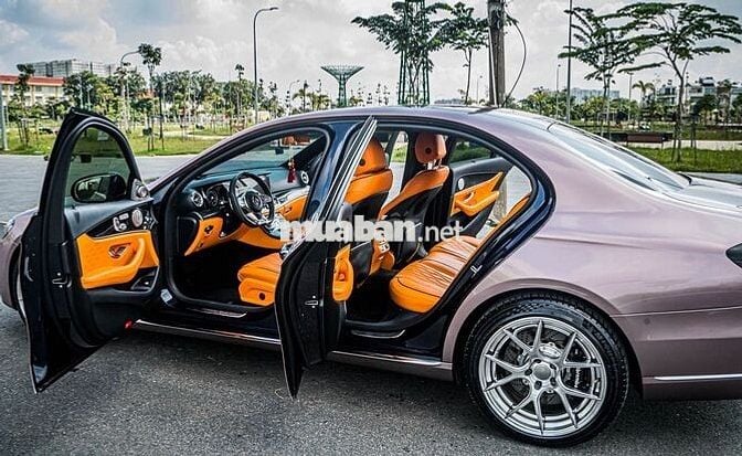 Mercedes Benz E Class 2018 E200 - 52000 km