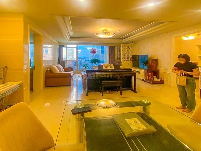 Bán Căn hộ tại Cantavil Hoàn Cầu gồm 3 phòng ngủ view city 131m2