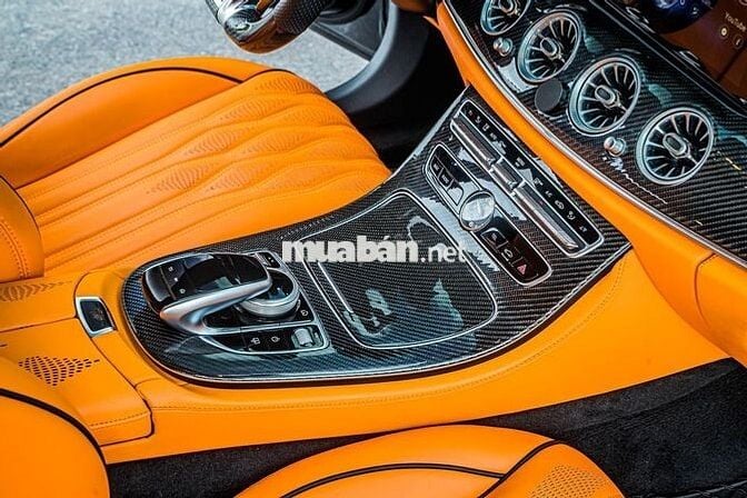 Mercedes Benz E Class 2018 E200 - 52000 km