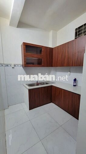 4.5x18m. Mặt tiền 3 lầu góc 3/2 giao Nguyễn Chí Thanh, Q11 (4PN, 4WC)