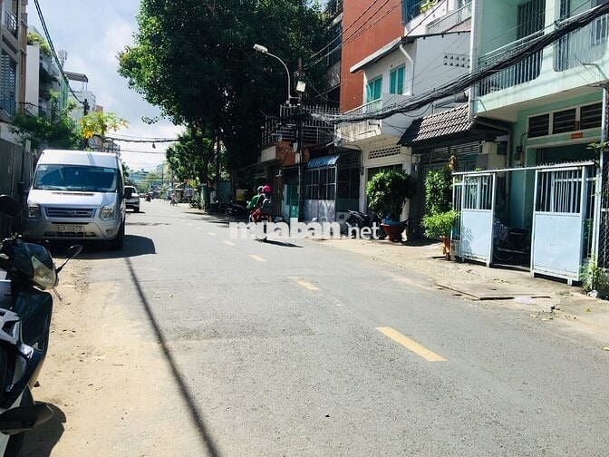 4.5x18m. Mặt tiền 3 lầu góc 3/2 giao Nguyễn Chí Thanh, Q11 (4PN, 4WC)