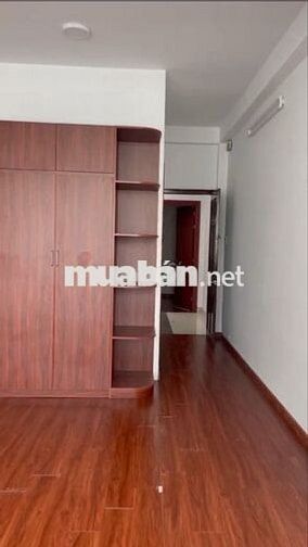 4.5x18m. Mặt tiền 3 lầu góc 3/2 giao Nguyễn Chí Thanh, Q11 (4PN, 4WC)