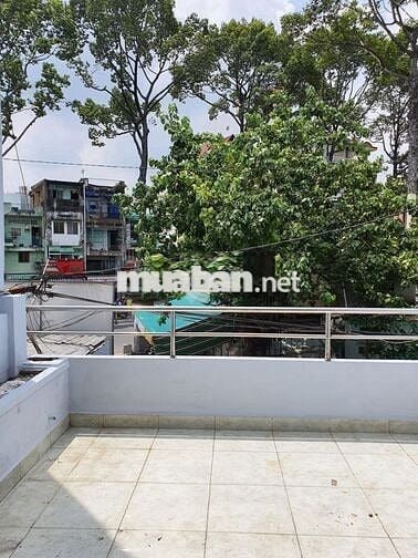 4.5x18m. Mặt tiền 3 lầu góc 3/2 giao Nguyễn Chí Thanh, Q11 (4PN, 4WC)