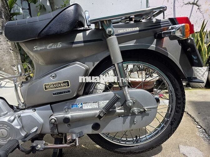 Honda Cub 90cc màu Xám