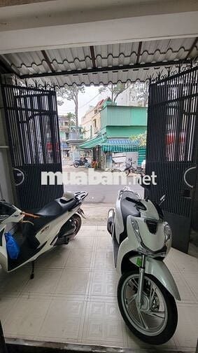 4.5x18m. Mặt tiền 3 lầu góc 3/2 giao Nguyễn Chí Thanh, Q11 (4PN, 4WC)