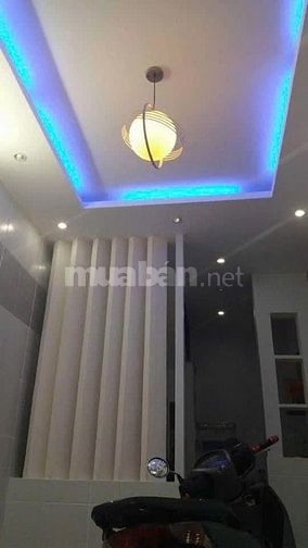 Cho thuê nhà mới đẹp đường Bùi Minh Trực phường 5 quận 8, trệt, 2 lầu 