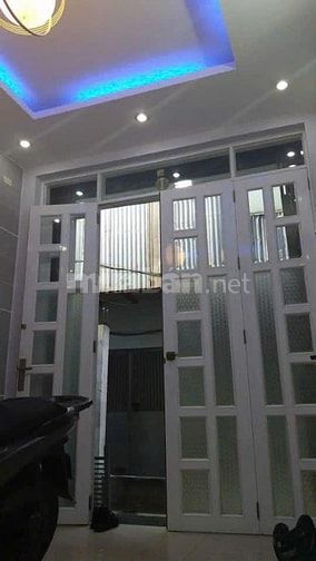 Cho thuê nhà mới đẹp đường Bùi Minh Trực phường 5 quận 8, trệt, 2 lầu 