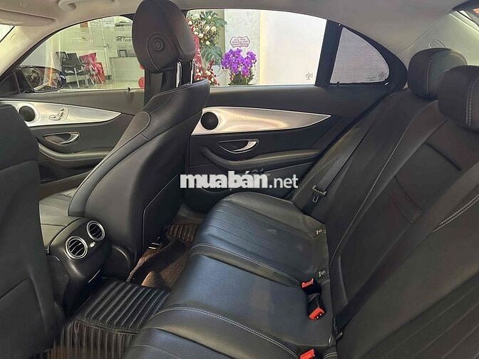 Mercedes Benz E Class 2022 E180 - 53000 km