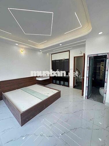 Nhà mới y hình gần chợ siêu thị