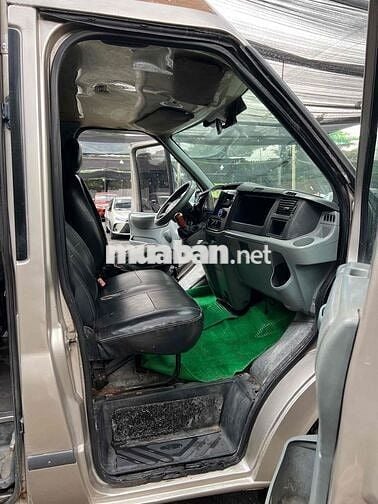 Ford Transit Van 6 chổ 850kg đi giờ cấm