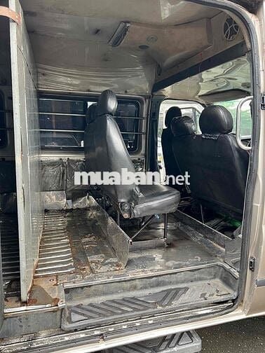 Ford Transit Van 6 chổ 850kg đi giờ cấm