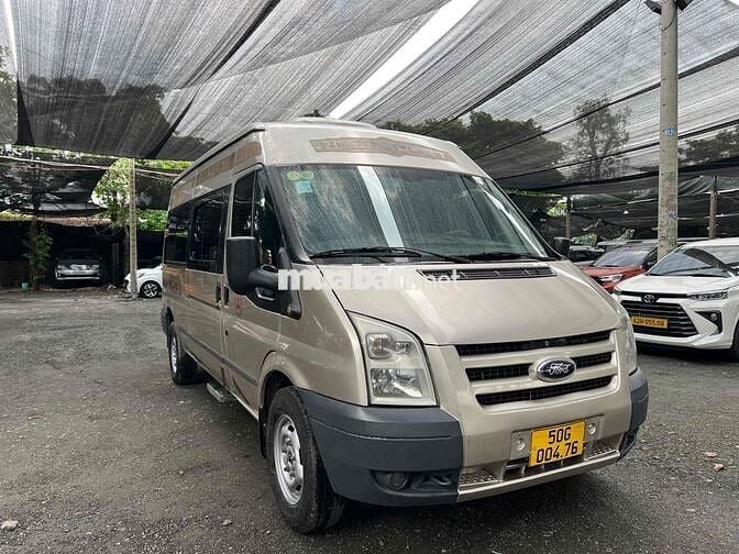 Ford Transit Van 6 chổ 850kg đi giờ cấm
