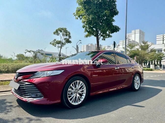 Toyota Camry 2.5Q 2020 - 23000 km