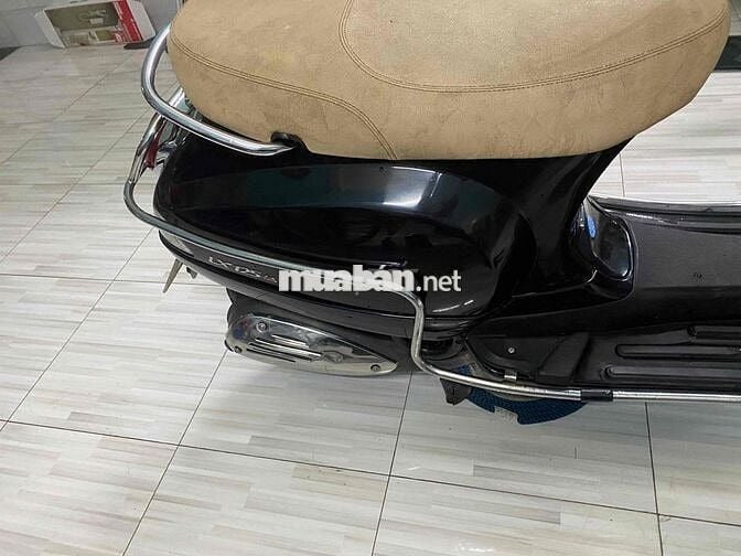 Xe vespa Fi mới tinh biển đẹp