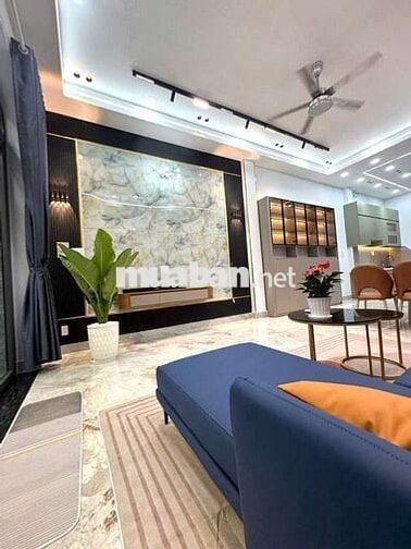 Nhà Đẹp từ trong hẻm xe hơi ngủ trong nhà . Trung tâm Bình Tân ,