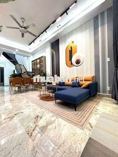 Nhà Đẹp từ trong hẻm xe hơi ngủ trong nhà . Trung tâm Bình Tân ,