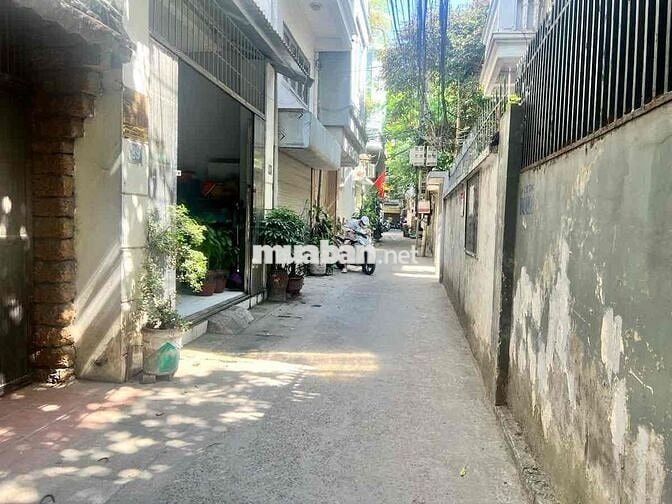 Siêu Phẩm Ba Đình Đón Tết 42m2 - 5 Tầng - Sát Phố - Ngõ Nông - 10 Tỷ