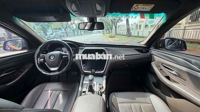 VinFast Lux A2.0 2020 2.0 AT - 100000 km