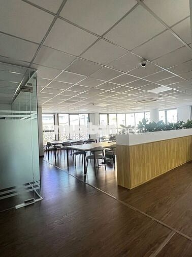 Cho thuê văn phòng Phổ Quang Tân Bình 320m² giá chỉ 11USD/m² bao phí