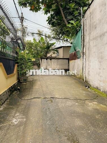 Chính chủ cần bán nhà tt hóc môn khu vực sầm uất ngay bùng binh lê lợi