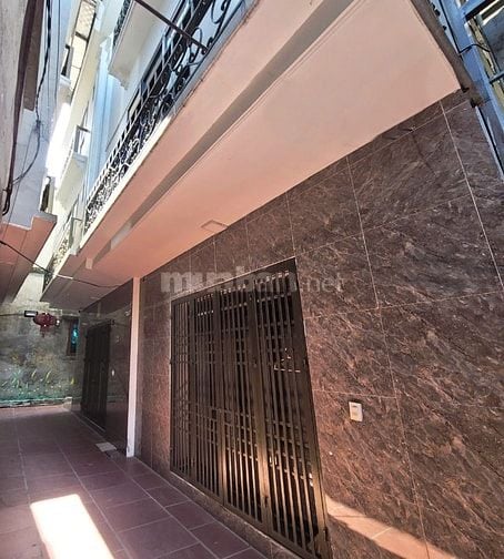 Chính chủ bán nhà 4 tầng rất mới, sổ đỏ sẵn sàng giao dịch