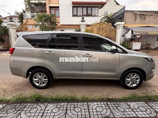 Toyota Innova 2019 2.0E - 115000 km