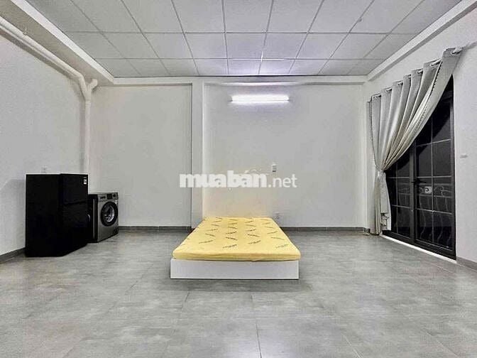 Phòng siêu rộng 28m2 đầy đủ nội thất, gần Phạm Văn Đồng