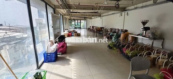 Mặt bằng 3 mặt tiền 200m2 mới-xịn Bạch Đằng (gần bv175, chợ, sân bay)