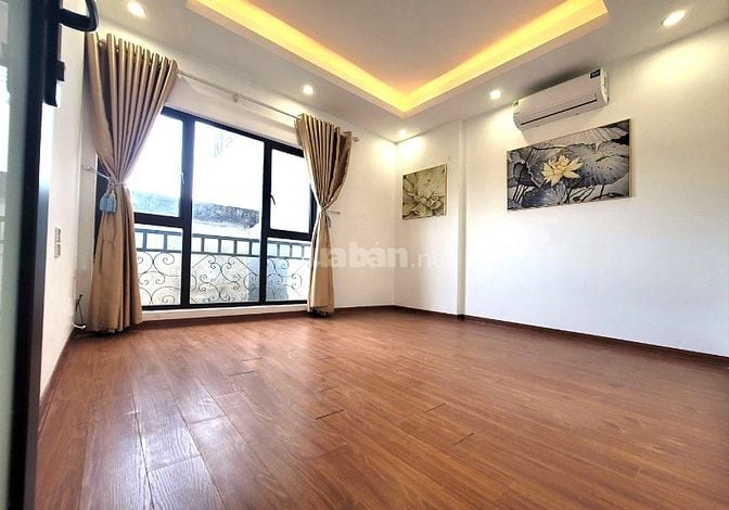 Chính chủ bán nhà 4 tầng rất mới, sổ đỏ sẵn sàng giao dịch