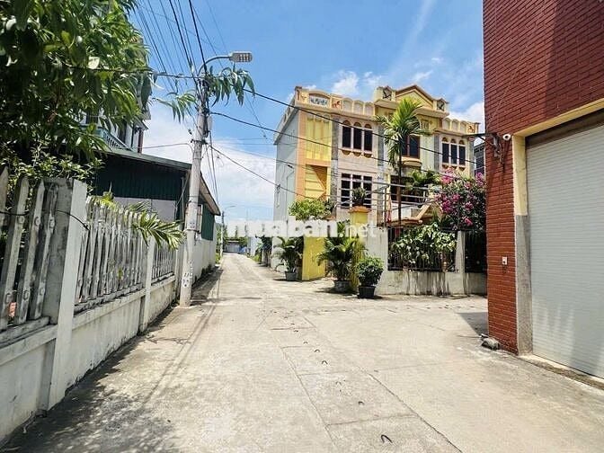 ✅✅Bán Nhà 52m2 Tổ 9 TT Quang Minh – Ô Tô Đỗ Cửa – Khu Dân Cư Đông Đúc