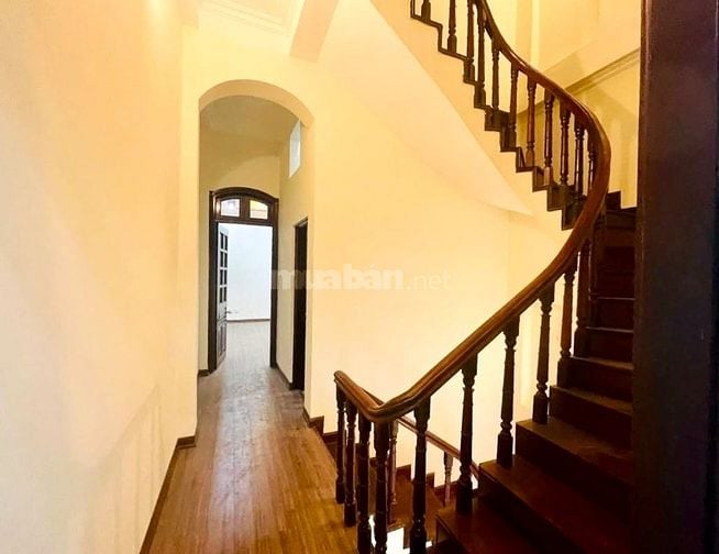 Bán nhà phân lô Hoàng Cầu 63m2,oto tránh,2thoáng,kinh doanh, 26.5tỷ. 