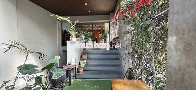 Mặt bằng 3 mặt tiền 200m2 mới-xịn Bạch Đằng (gần bv175, chợ, sân bay)