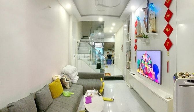 Bán nhà 2 lầu 58m2 tặng nội thất gần MT Phạm Thế Hiển P.4 Quận 8