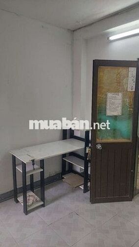 Mình còn 1 phòng tróng có ban công