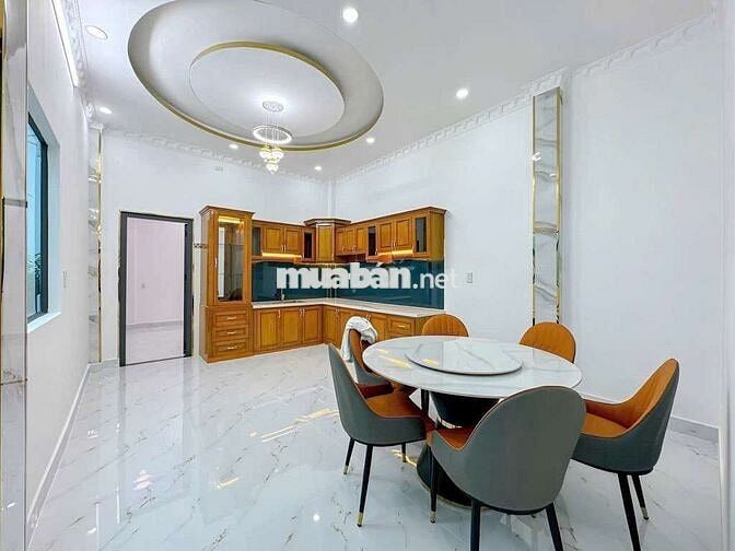 Bán nhà Ngộp 2 tầng Huỳnh Tấn Phát 110m2 nội thất sang trọng