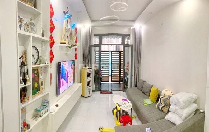 Bán nhà 2 lầu 58m2 tặng nội thất gần MT Phạm Thế Hiển P.4 Quận 8