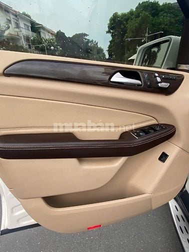 Bán xe Mercedes GLE400, SX 2016, nhập Mỹ, biển số TP.HCM, màu trắng