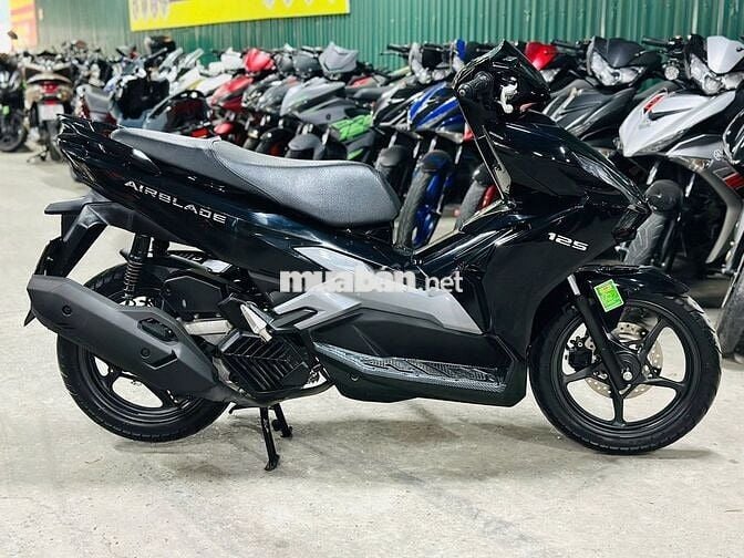 XE MÁYTHANHTÙNG_AIR BLADE 125 ĐEN BÓNG 2025 VỪA ĐK