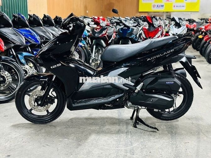 XE MÁYTHANHTÙNG_AIR BLADE 125 ĐEN BÓNG 2025 VỪA ĐK