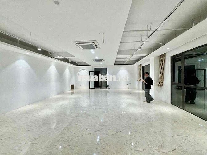Chính chủ cho thuê sàn văn phòng tại Trần Thái Tông 120m2 giá 23t