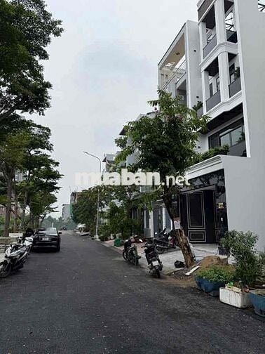 BÁN GẤP NHÀ 4TẦNG XE HƠI -5x18- 90M2- GẦN CC ĐỨC KHẢI Q7- 12.5TỶ TL9