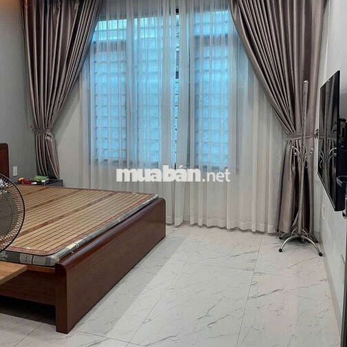 Nhỉnh 6 tỷ, Đông Ngạc, dân xây chắc chắn 45 m, thang máy chờ, gần ô tô