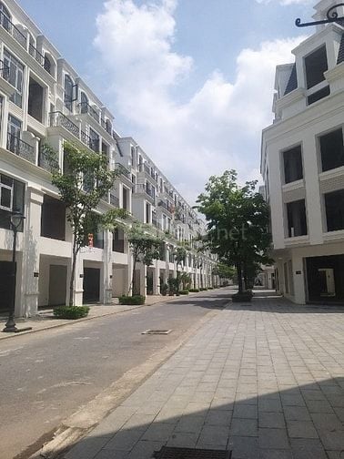 CẦN BÁN NHÀ 5 TẦNG LIỀN KỀ DỰ ÁN ĐÔNG DƯƠNG- ĐỨC THƯỢNG- HOÀI ĐỨC