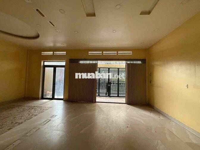 BIỆT THỰ SÁT PHẠM VĂN ĐỒNG 8,7X12M 3 TẦNG 2 SÀN TRỐNG SUỐT 3PN 3WC