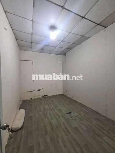 Cần cho thuê gấp  mặt bằng kính đoanh DT 7*30 .1 tầng lửng được 30m