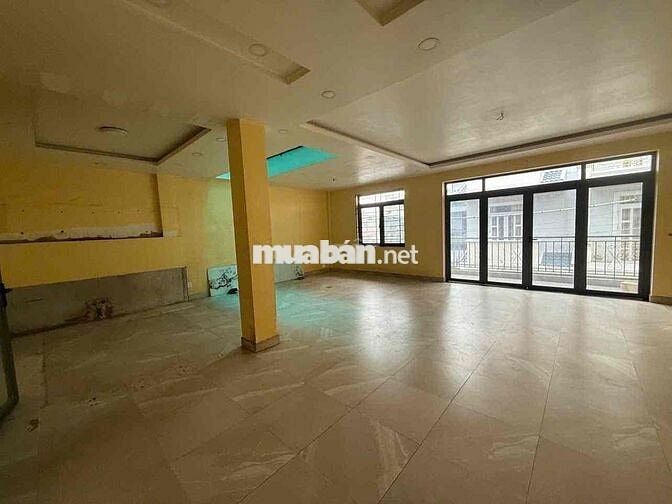 BIỆT THỰ SÁT PHẠM VĂN ĐỒNG 8,7X12M 3 TẦNG 2 SÀN TRỐNG SUỐT 3PN 3WC