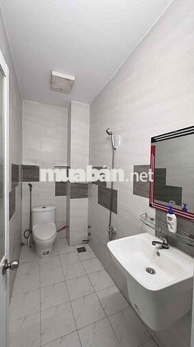 cho Nữ thuê Phòng, ban công siêu rộng