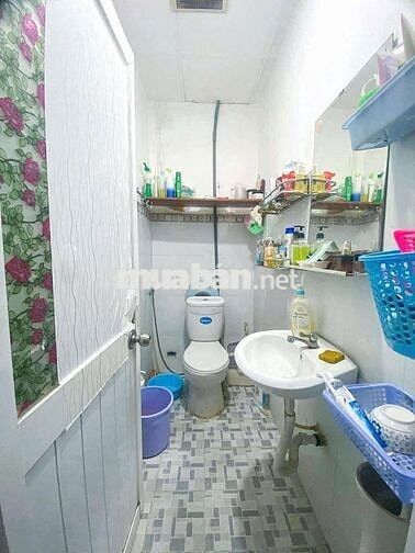 Nhà CMT8 , Quận 3 , 40m2 giá 4tỷ950